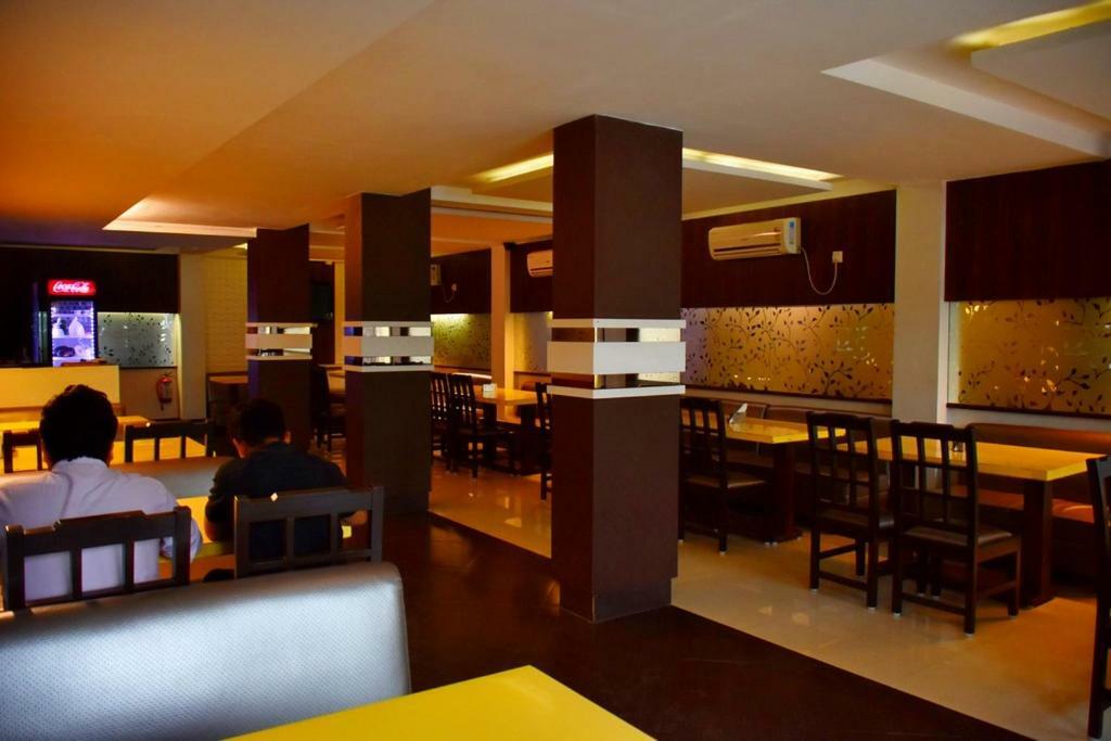 Capital O Kabita Guest House Near Acropolis Mall Calcutta Eksteriør billede